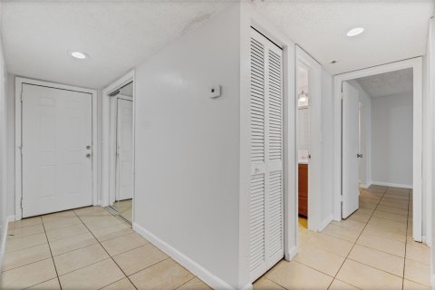 Copropriété à vendre à Coral Springs, Floride: 2 chambres, 100.8 m2 № 1065687 - photo 22