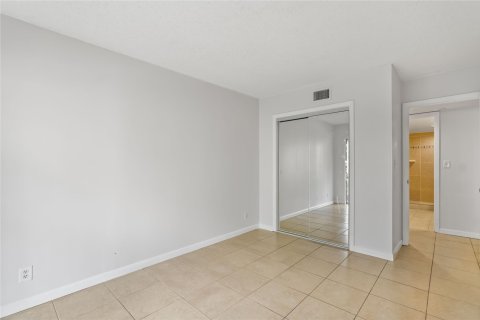 Copropriété à vendre à Coral Springs, Floride: 2 chambres, 100.8 m2 № 1065687 - photo 18