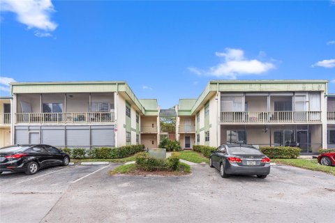 Copropriété à vendre à Coral Springs, Floride: 2 chambres, 100.8 m2 № 1065687 - photo 7