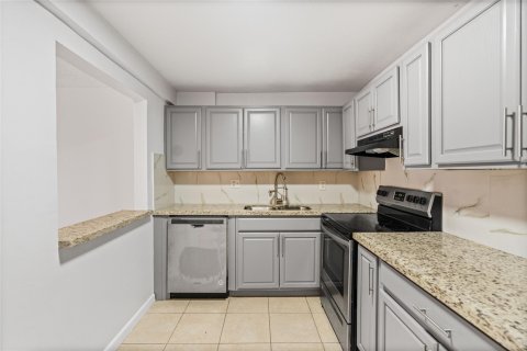 Copropriété à vendre à Coral Springs, Floride: 2 chambres, 100.8 m2 № 1065687 - photo 24