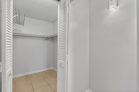 Copropriété à vendre à Coral Springs, Floride: 2 chambres, 100.8 m2 № 1065687 - photo 13