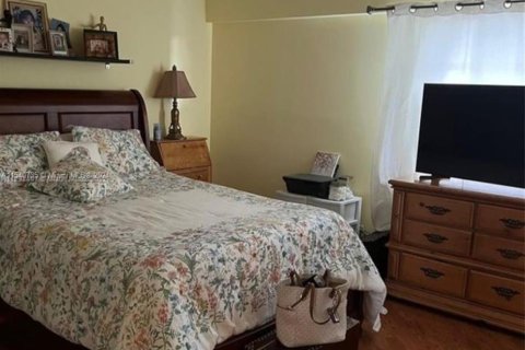 Condominio en venta en Pembroke Pines, Florida, 1 dormitorio, 88.91 m2 № 1033446 - foto 8