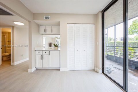 Condominio en venta en Pembroke Pines, Florida, 2 dormitorios, 110.27 m2 № 1228970 - foto 12