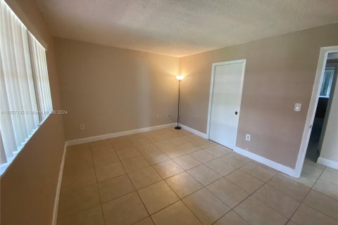 Condo in Miami, Florida, 2 bedrooms  № 1357187 - photo 22