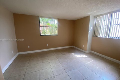 Condo in Miami, Florida, 2 bedrooms  № 1357187 - photo 25