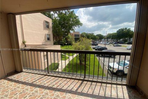 Condominio en alquiler en Miami, Florida, 2 dormitorios, 86.96 m2 № 1357187 - foto 14