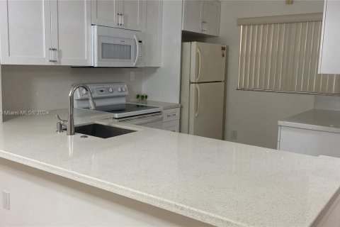 Condo in Miami, Florida, 2 bedrooms  № 1357187 - photo 5