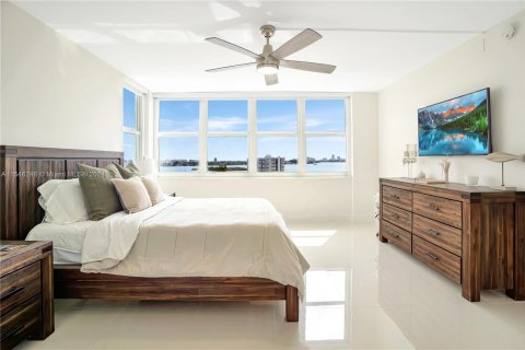 Copropriété à vendre à North Miami, Floride: 2 chambres, 121.14 m2 № 1050682 - photo 11