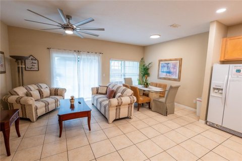 Touwnhouse à vendre à Kissimmee, Floride: 4 chambres, 151.99 m2 № 1342176 - photo 5