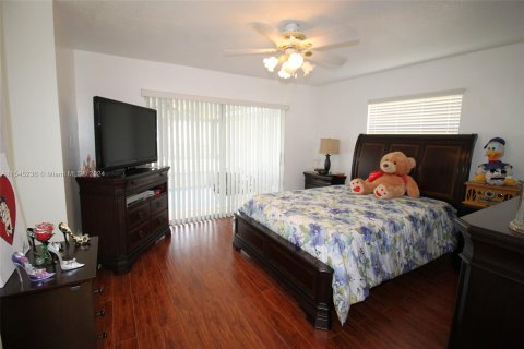 Villa ou maison à vendre à Sunrise, Floride: 4 chambres, 166.39 m2 № 1047445 - photo 11
