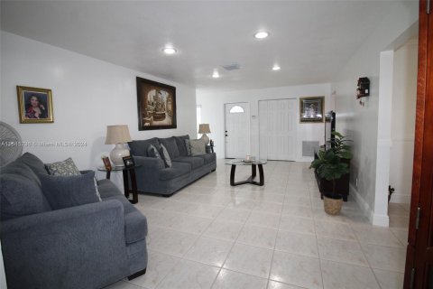 Casa en venta en Sunrise, Florida, 4 dormitorios, 166.39 m2 № 1047445 - foto 7