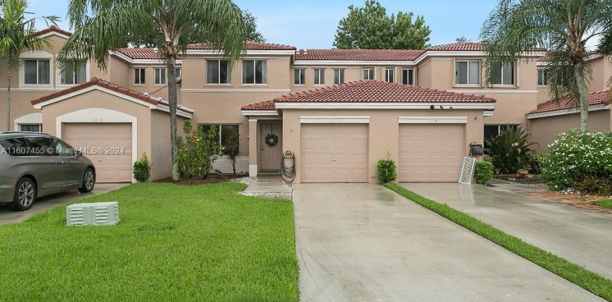 Townhouse in Davie, Florida 3 bedrooms, 153.1 sq.m. № 1231112