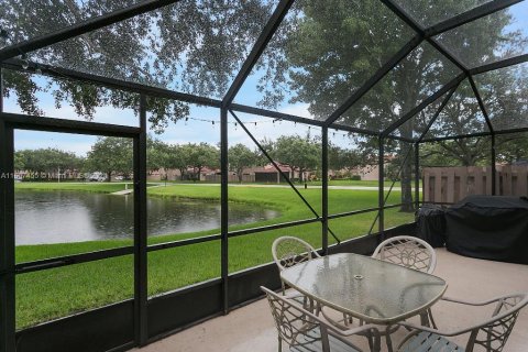 Townhouse in Davie, Florida 3 bedrooms, 153.1 sq.m. № 1231112 - photo 12