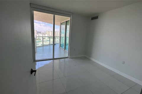 Condo in Sunny Isles Beach, Florida, 3 bedrooms  № 1040584 - photo 3