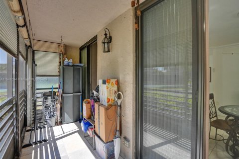 Condominio en venta en Pembroke Pines, Florida, 2 dormitorios, 110.27 m2 № 1035616 - foto 24