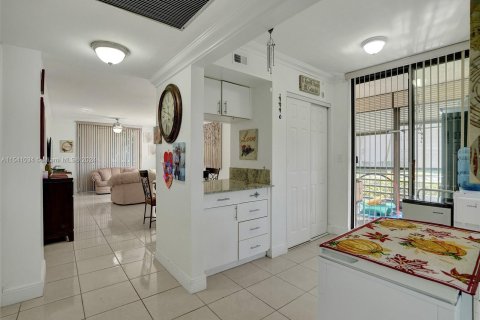 Condominio en venta en Pembroke Pines, Florida, 2 dormitorios, 110.27 m2 № 1035616 - foto 16