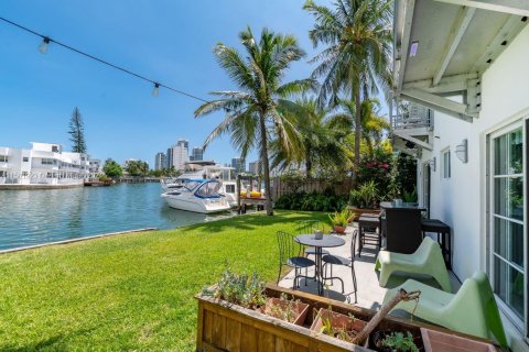 Copropriété à vendre à Miami Beach, Floride: 2 chambres, 76.46 m2 № 1162671 - photo 7