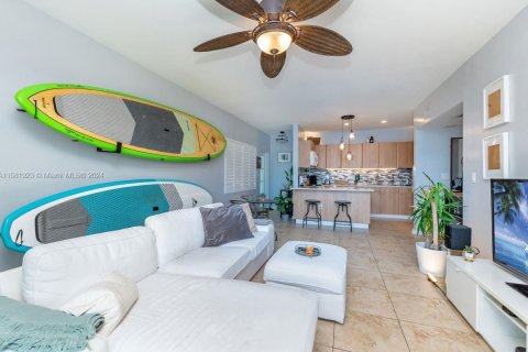 Condo in Miami Beach, Florida, 2 bedrooms  № 1162671 - photo 21