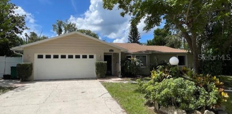 House in Deltona, Florida 3 bedrooms, 139.82 sq.m. № 1358081