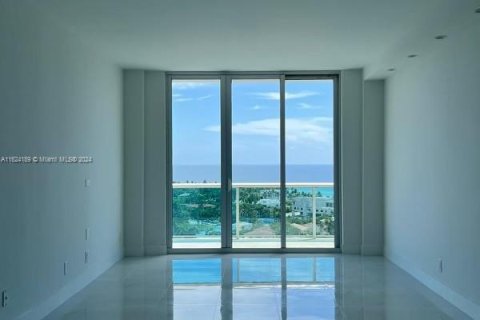 Condo in Sunny Isles Beach, Florida, 1 bedroom  № 1271340 - photo 1