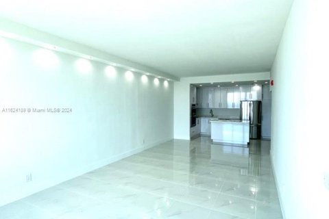 Condo in Sunny Isles Beach, Florida, 1 bedroom  № 1271340 - photo 2