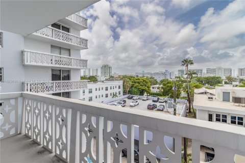 Copropriété à vendre à Miami Beach, Floride: 1 chambre, 71.16 m2 № 1270783 - photo 18