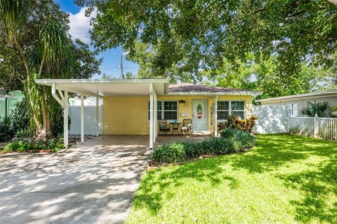 Casa en venta en Saint Petersburg, Florida, 2 dormitorios, 71.35 m2 № 1359630 - foto 1