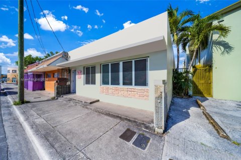 Immobilier commercial à vendre à Miami, Floride: 156.73 m2 № 1049708 - photo 15