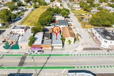 Propiedad comercial en venta en Miami, Florida, 156.73 m2 № 1049708 - foto 14