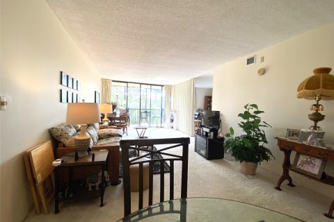 Condo in Aventura, Florida, 2 bedrooms  № 1076742 - photo 17