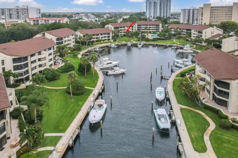 Condo in North Palm Beach, Florida, 3 bedrooms  № 1037930 - photo 16