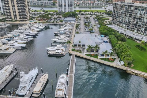 Condo in North Palm Beach, Florida, 3 bedrooms  № 1037930 - photo 3