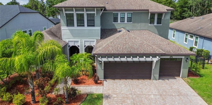 Casa en Land O' Lakes, Florida 5 dormitorios, 353.4 m2 № 1258186