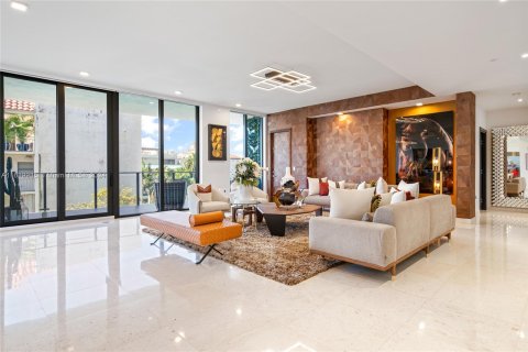 Copropriété à vendre à Miami, Floride: 4 chambres, 361.02 m2 № 1241141 - photo 5