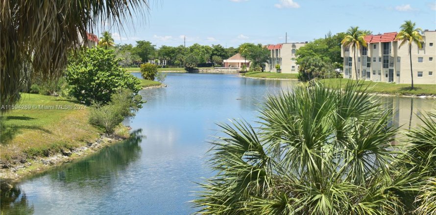 Condo à Sunrise, Floride, 2 chambres  № 1186738