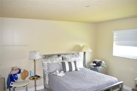 Condo in Sunrise, Florida, 2 bedrooms  № 1186738 - photo 12