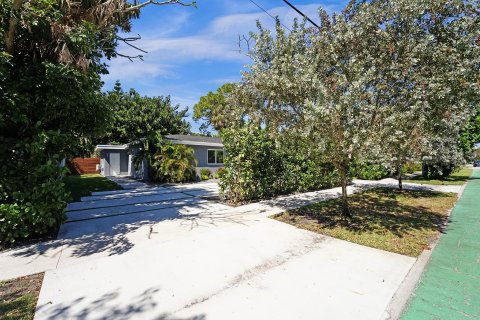 House in Fort Lauderdale, Florida 3 bedrooms, 147.25 sq.m. № 1024331 - photo 24