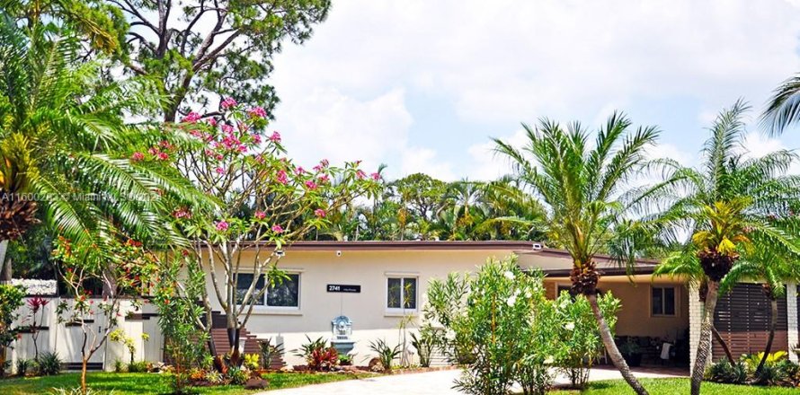 Villa ou maison à Wilton Manors, Floride 3 chambres, 143.81 m2 № 1210036