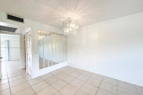 Copropriété à vendre à Pembroke Pines, Floride: 1 chambre, 75.34 m2 № 1210032 - photo 3