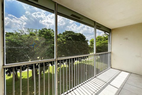 Condominio en venta en Pembroke Pines, Florida, 1 dormitorio, 75.34 m2 № 1210032 - foto 12