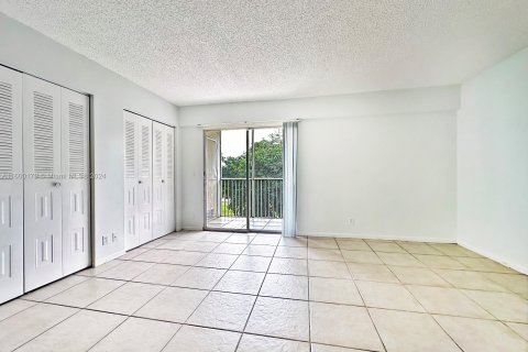 Copropriété à vendre à Pembroke Pines, Floride: 1 chambre, 75.34 m2 № 1210032 - photo 7