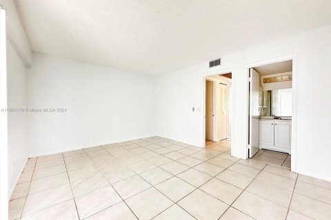 Condominio en venta en Pembroke Pines, Florida, 1 dormitorio, 75.34 m2 № 1210032 - foto 9