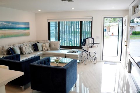 Casa en venta en Dania Beach, Florida, 4 dormitorios, 132.11 m2 № 1029804 - foto 4