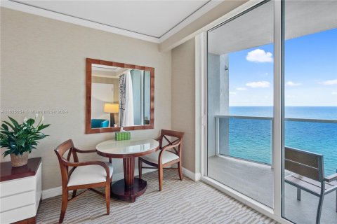 Condominio en venta en Sunny Isles Beach, Florida, 51.19 m2 № 1281836 - foto 11