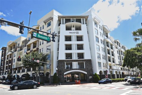 Condo in Orlando, Florida, 1 bedroom  № 1285354 - photo 1