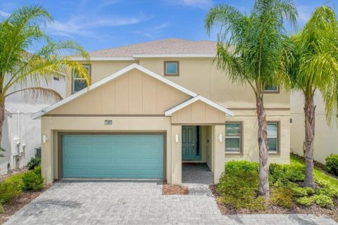 Casa en venta en Kissimmee, Florida, 8 dormitorios, 303.14 m2 № 1285394 - foto 1