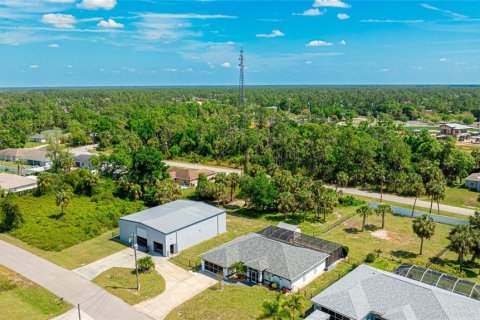 Villa ou maison à vendre à North Port, Floride: 3 chambres, 156.26 m2 № 1082191 - photo 1