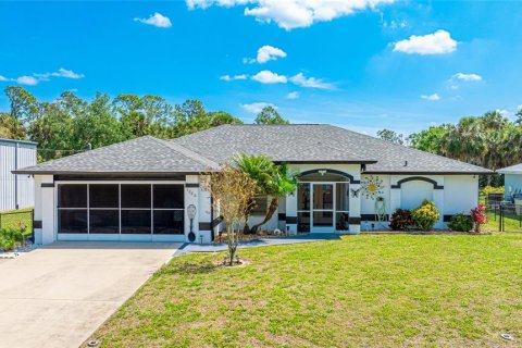 Villa ou maison à vendre à North Port, Floride: 3 chambres, 156.26 m2 № 1082191 - photo 2