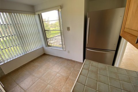 Condo in Lauderhill, Florida, 2 bedrooms  № 1078701 - photo 4