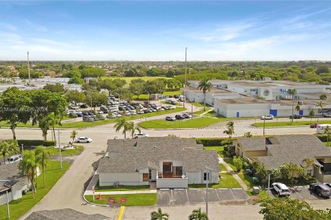 Villa ou maison à louer à Miami, Floride: 2 chambres, 93.83 m2 № 1352109 - photo 26